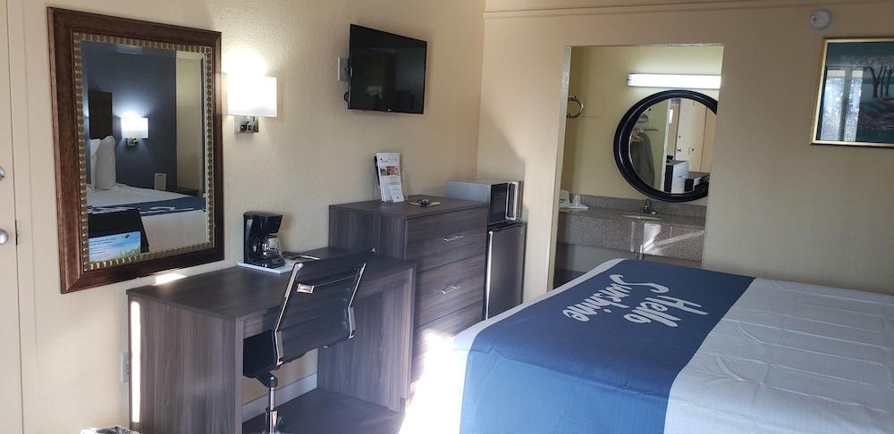 Days Inn By Wyndham Hampton Near Coliseum Convention Center Dış mekan fotoğraf