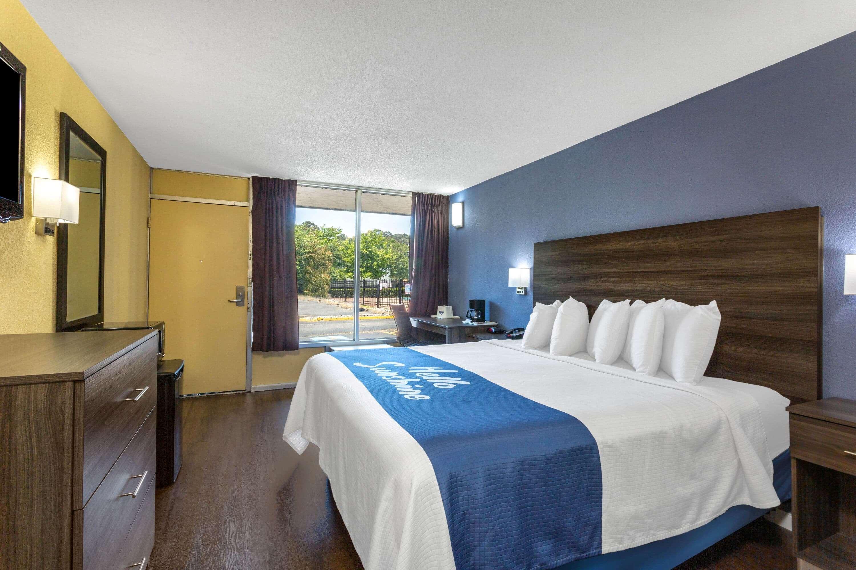 Days Inn By Wyndham Hampton Near Coliseum Convention Center Dış mekan fotoğraf