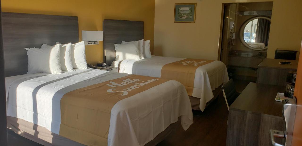 Days Inn By Wyndham Hampton Near Coliseum Convention Center Dış mekan fotoğraf
