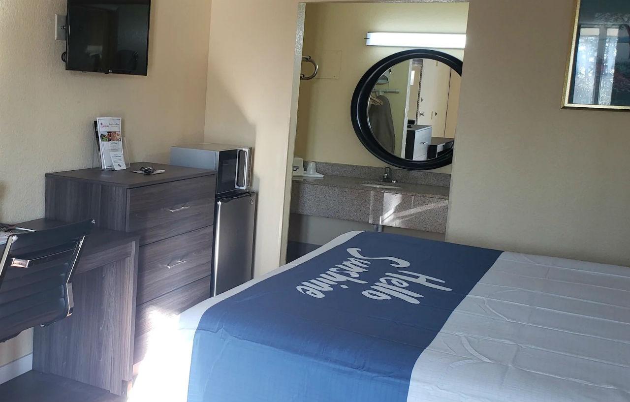 Days Inn By Wyndham Hampton Near Coliseum Convention Center Dış mekan fotoğraf